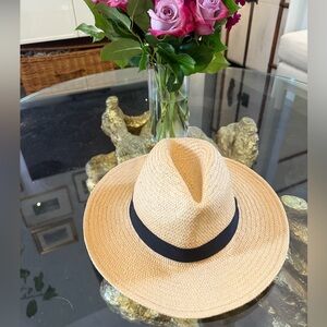 Aritzia Straw Hat NWT